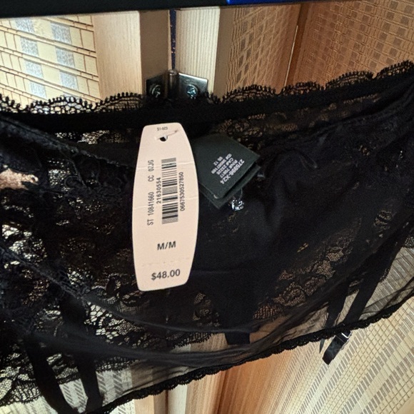 Victoria’s Secret Seduction Lace Garter Skirt Black Gold Crystals Size M NWT - Picture 4 of 6